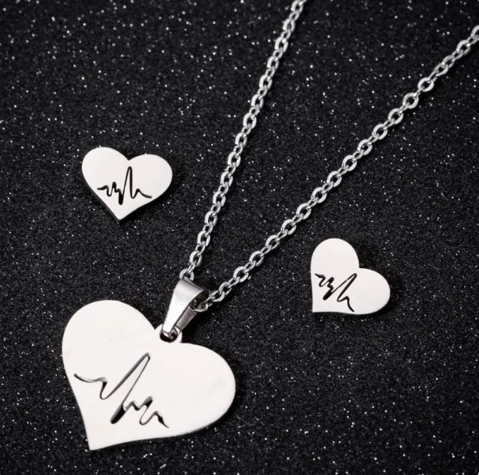 Elegant Heart Pendant Necklaces for Women