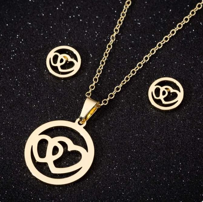 Elegant Heart Pendant Necklaces for Women