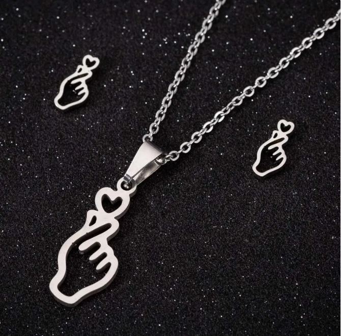 Elegant Heart Pendant Necklaces for Women