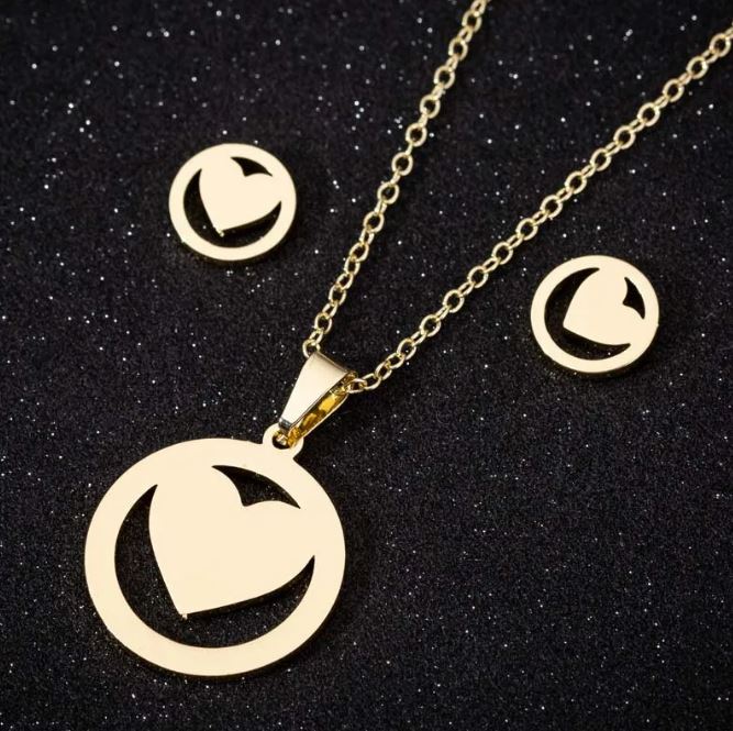 Elegant Heart Pendant Necklaces for Women